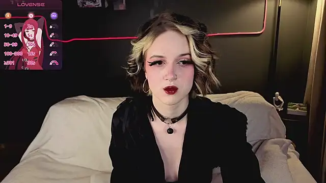 Snapshot of luna_son chatting on 03-24-26, 09:20 luna son online show from 03-24-26, 09:20