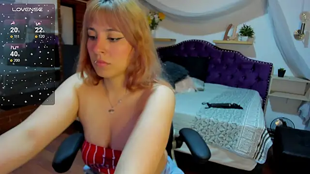 Snapshot of sophialyh_1 chatting on 10-18-25, 12:28 sophialyh 1 online show from 10-18-25, 12:28