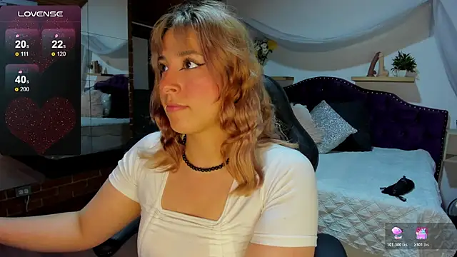 Snapshot of sophialyh_1 chatting on 10-30-25, 12:39 sophialyh 1 online show from 10-30-25, 12:39