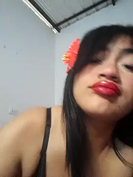 Snapshot of who_is_milyxx chatting on 10-28-25, 01:03 who is milyxx online show from 10-28-25, 01:03