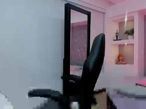 Maya Rivers online show from 10-10-25, 04:22