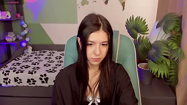 Snapshot of Azaliya_Haze chatting on 10-11-25, 10:25 Azaliya Haze online show from 10-11-25, 10:25