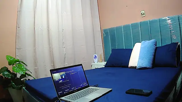 Snapshot of MissAsly chatting on 10-16-25, 02:07 MissAsly online show from 10-16-25, 02:07