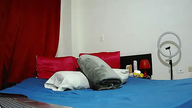 Snapshot of MissAsly chatting on 11-15-25, 10:34 MissAsly online show from 11-15-25, 10:34