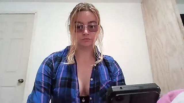 Snapshot of vagimosa chatting on 10-20-25, 10:43 vagimosa online show from 10-20-25, 10:43