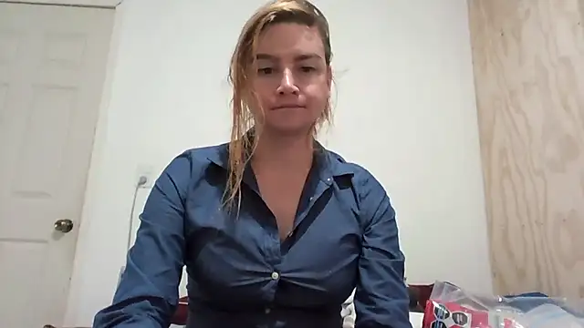 Snapshot of vagimosa chatting on 10-27-25, 01:31 vagimosa online show from 10-27-25, 01:31