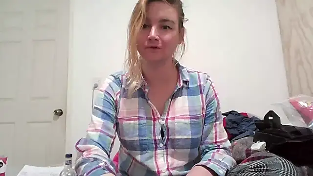 Snapshot of vagimosa chatting on 11-01-25, 04:14 vagimosa online show from 11-01-25, 04:14