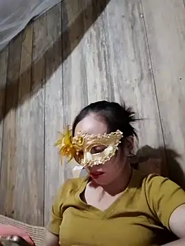 Snapshot of Tuyet_xx chatting on 10-22-25, 02:39 Tuyet xx online show from 10-22-25, 02:39