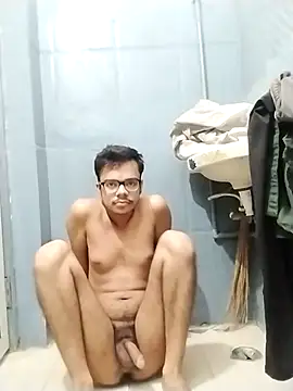 sexybobby13 online show from 10-28-25, 09:02