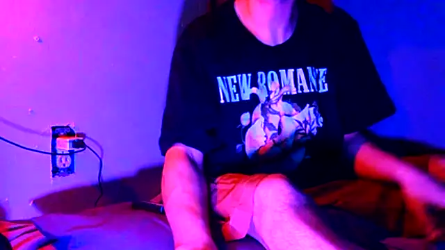 Snapshot of highinhtxx chatting on 10-24-25, 09:22 highinhtxx online show from 10-24-25, 09:22