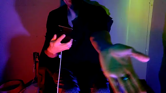 Snapshot of highinhtxx chatting on 11-09-25, 02:37 highinhtxx online show from 11-09-25, 02:37