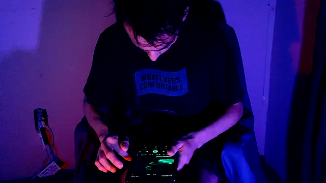 Snapshot of highinhtxx chatting on 11-11-25, 10:15 highinhtxx online show from 11-11-25, 10:15