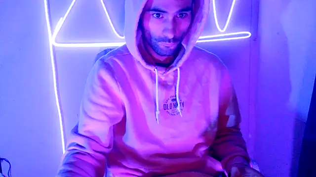 Snapshot of highinhtxx chatting on 11-15-25, 08:22 highinhtxx online show from 11-15-25, 08:22