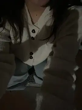 Snapshot of lee_ly chatting on 03-11-26, 12:00 lee ly online show from 03-11-26, 12:00