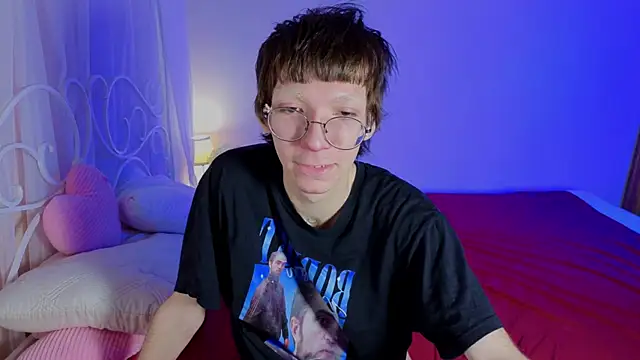 Snapshot of TommieHi chatting on 10-03-25, 12:35 TommieHi online show from 10-03-25, 12:35