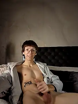 Snapshot of TommieHi chatting on 10-04-25, 12:25 TommieHi online show from 10-04-25, 12:25