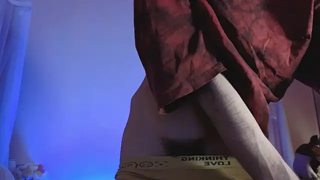 Snapshot of TommieHi chatting on 10-22-25, 12:27 TommieHi online show from 10-22-25, 12:27