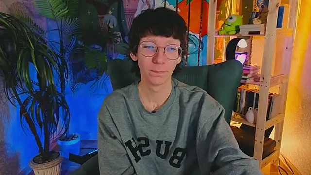 Snapshot of TommieHi chatting on 10-25-25, 05:26 TommieHi online show from 10-25-25, 05:26