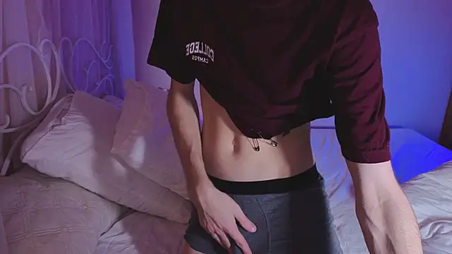 Snapshot of TommieHi chatting on 10-26-25, 05:13 TommieHi online show from 10-26-25, 05:13