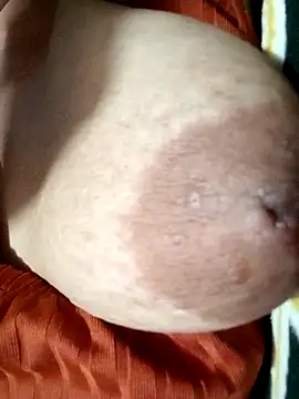 Hotmommax online show from 10-09-25, 05:22