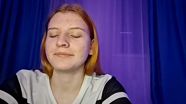 LynteriLain online show from 11-08-25, 07:12