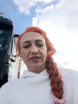 CoMiZrobiszJakMnieZlap666 online show from 10-29-25, 11:01