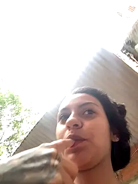 Snapshot of miluwatson chatting on 10-11-25, 09:35 miluwatson online show from 10-11-25, 09:35