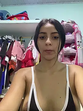 Snapshot of miluwatson chatting on 10-23-25, 09:35 miluwatson online show from 10-23-25, 09:35