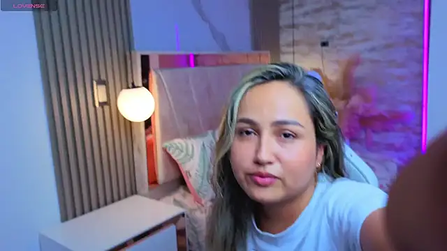 Snapshot of lila_cute1 chatting on 11-02-25, 10:39 lila cute1 online show from 11-02-25, 10:39