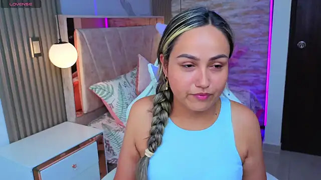 Snapshot of lila_cute1 chatting on 11-04-25, 06:40 lila cute1 online show from 11-04-25, 06:40