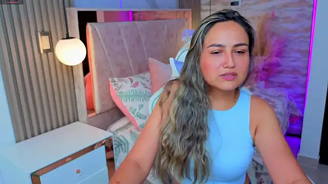 Snapshot of lila_cute1 chatting on 11-14-25, 05:00 lila cute1 online show from 11-14-25, 05:00