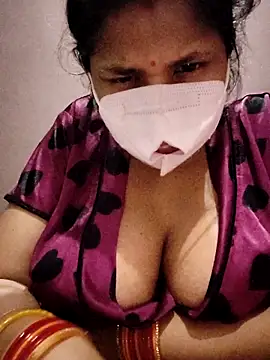 Snapshot of Hot__bhabhi_99 chatting on 11-07-25, 05:35 Hot bhabhi 99 online show from 11-07-25, 05:35