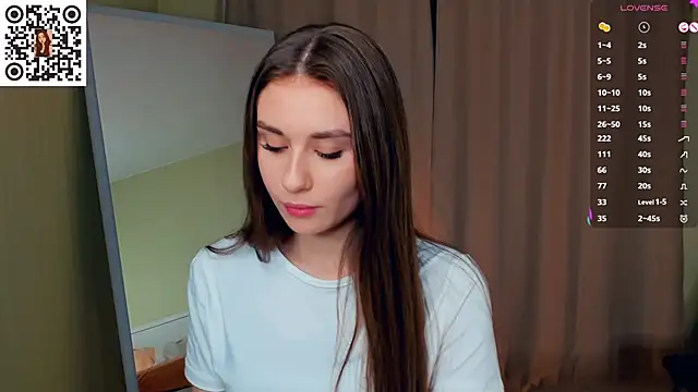 Snapshot of MinaRuzzo chatting on 11-14-25, 05:17 MinaRuzzo online show from 11-14-25, 05:17