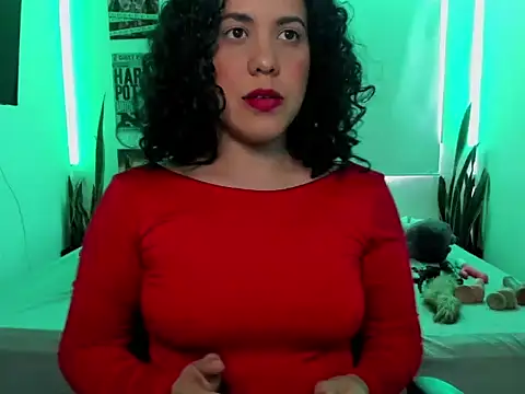 Tinawildd online show from 03-25-26, 07:09
