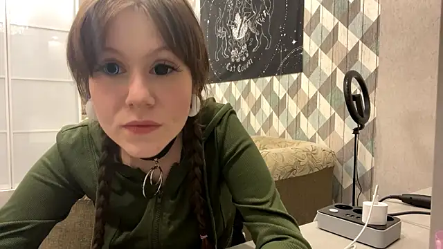 Snapshot of RebelKitsune chatting on 10-12-25, 06:29 RebelKitsune online show from 10-12-25, 06:29