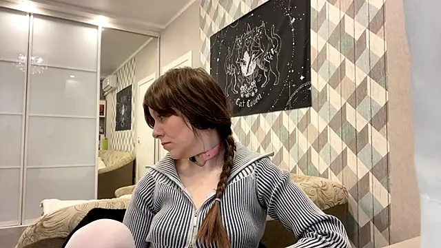 Snapshot of RebelKitsune chatting on 10-22-25, 05:19 RebelKitsune online show from 10-22-25, 05:19