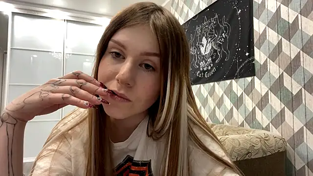 Snapshot of RebelKitsune chatting on 10-30-25, 03:57 RebelKitsune online show from 10-30-25, 03:57