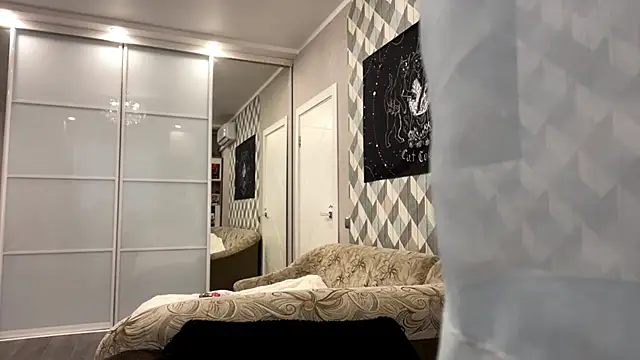 Snapshot of RebelKitsune chatting on 10-31-25, 05:08 RebelKitsune online show from 10-31-25, 05:08