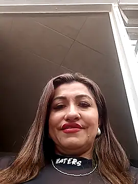 Snapshot of chloe__Jones_ chatting on 10-21-25, 07:03 chloe Jones online show from 10-21-25, 07:03