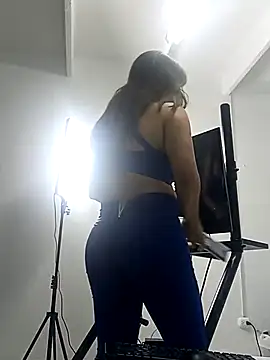 Snapshot of chloe__Jones_ chatting on 11-12-25, 12:38 chloe Jones online show from 11-12-25, 12:38