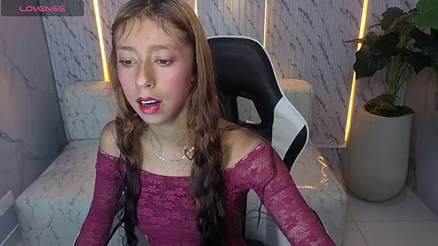 Snapshot of Terry_tx chatting on 10-09-25, 12:36 Terry tx online show from 10-09-25, 12:36