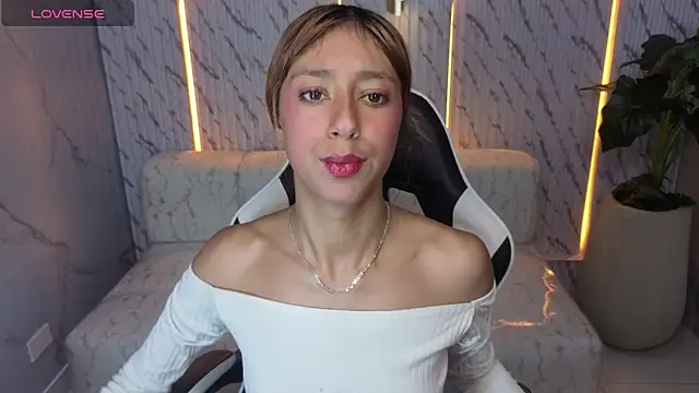 Snapshot of Terry_tx chatting on 10-10-25, 12:59 Terry tx online show from 10-10-25, 12:59