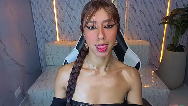 Snapshot of Terry_tx chatting on 11-10-25, 12:59 Terry tx online show from 11-10-25, 12:59