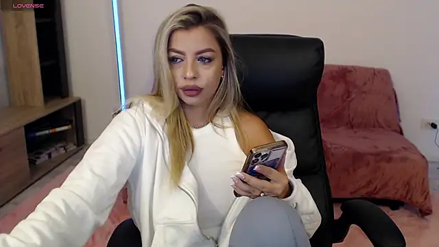 nicole   91 online show from 10-04-25, 05:55