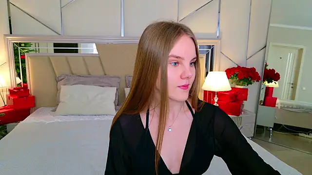 Lili Lohan online show from 12-15-25, 05:17