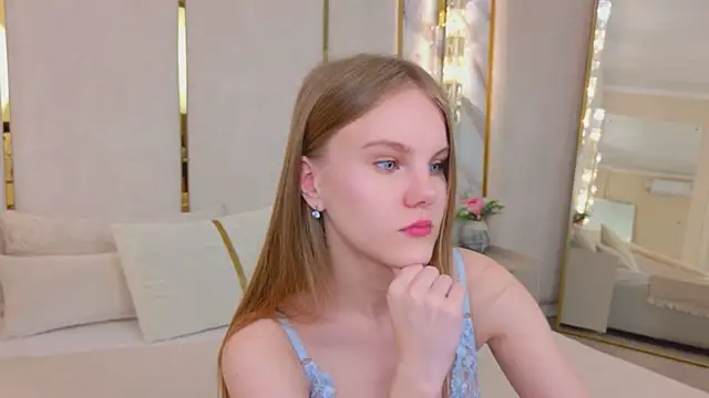 Lili Lohan online show from 06-14-26, 05:09