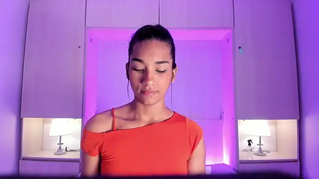 AnahiCollins online show from 05-04-26, 12:56