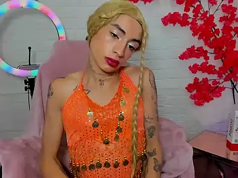 Snapshot of Mila_Leon chatting on 10-18-25, 03:09 Mila Leon online show from 10-18-25, 03:09