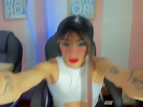 Snapshot of Mila_Leon chatting on 11-08-25, 01:39 Mila Leon online show from 11-08-25, 01:39