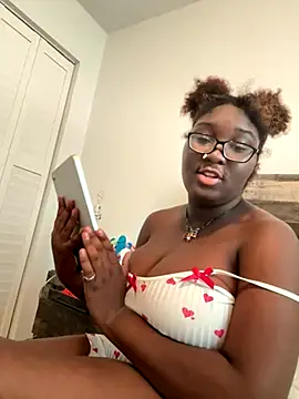 Snapshot of St4G1rL chatting on 10-17-25, 08:11 St4G1rL online show from 10-17-25, 08:11